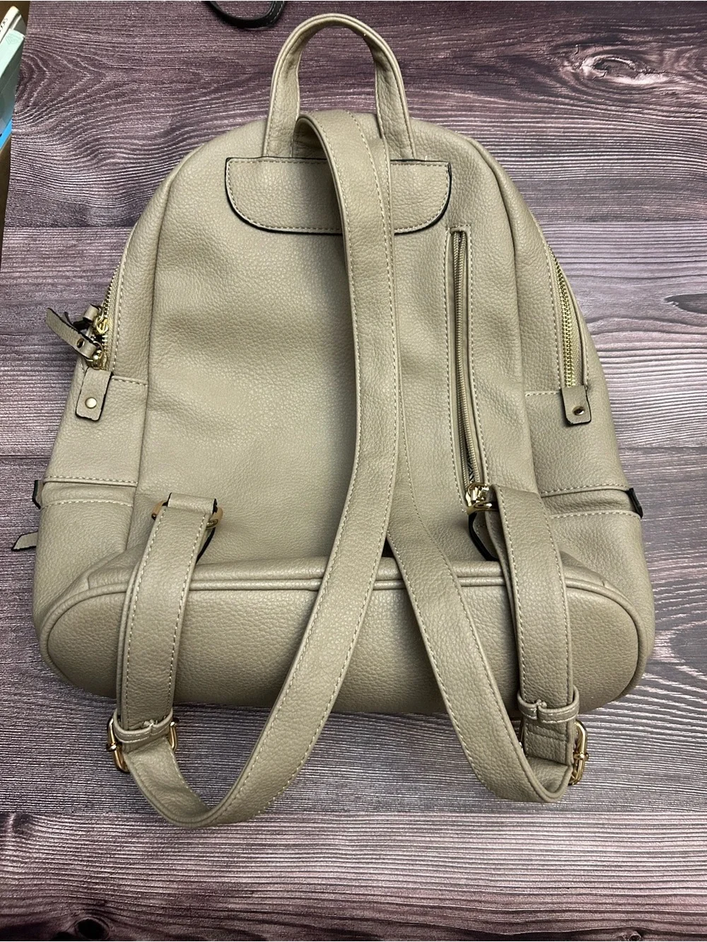 Jen & Co use taupe lightweight